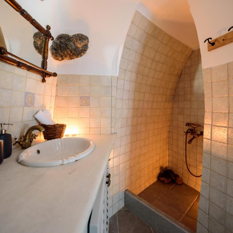 Cave House Martrona Villa Foinikia  Bagian luar foto
